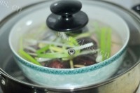 爽滑的鲍鱼扒竹荪蛋做法图解4)