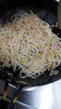 家常菜醋溜绿豆芽做法图解1)