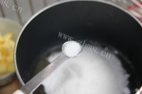 自制花生牛轧糖做法图解5)