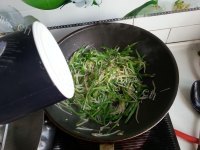 美味的紫菜花蛤汤的做法图解七