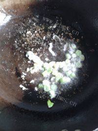 家常菜平菇炒肉丝做法图解5)