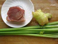 芹菜炒肉（家常菜）做法图解1)