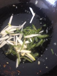 美味营养的西红柿炒鸡蛋做法图解4)