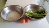 自制青菜鸡蛋饼做法图解1)
