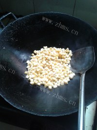 美味的花菜玉米粒做法图解3)