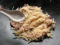 家常菜肉片炒萝卜做法图解6)