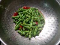 家常爆炒四季豆做法图解11)