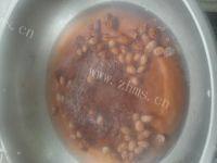 下酒菜芹菜叶拌花生米做法图解3)