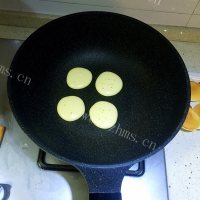 香气浓郁的迷你夹心松饼做法图解12)
