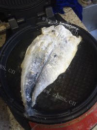 美味孜然煎鲅鱼做法图解5)