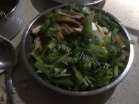 家常菜芹菜炒豆干做法图解1)