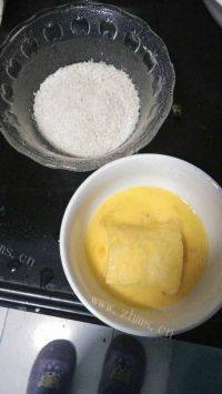很有食欲的香蕉吐司卷做法图解5)