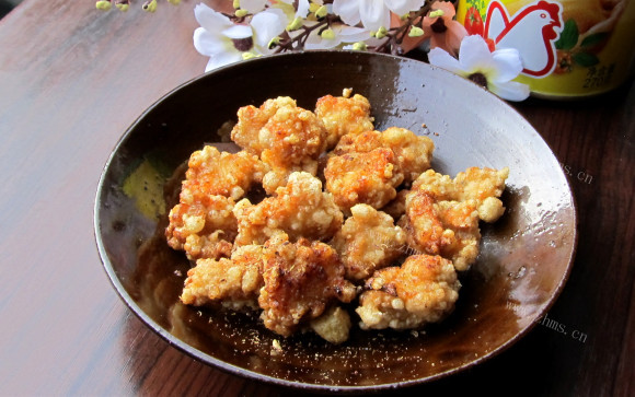 色泽鲜亮的盐酥鸡