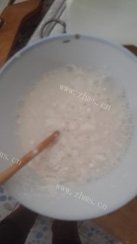 可口的紫菜蛋花汤做法图解4)