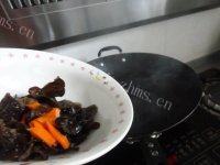 常吃不腻的青椒炒鸡蛋做法图解6)