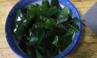 色泽鲜亮的土豆烧海带做法图解3)
