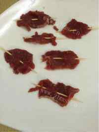 鲜美可口的牙签牛肉做法图解3)