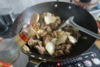 垂涎欲滴的番茄炖牛腩做法图解5)