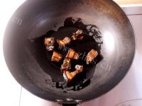 家常菜红烧肉炖干豆角做法图解2)