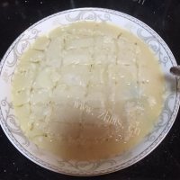 自制瓜子奶黄馅冰皮月饼做法图解6)