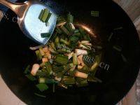 #爱美食#蒜苗炒豆腐做法图解7)