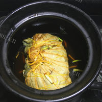 妈妈做的荷香卤鸭腿做法图解7)