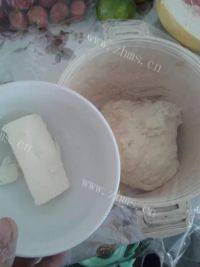 DIY好吃的酸奶面包做法图解6)