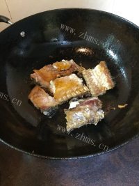 鱼骨汤做法图解2)