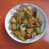 开胃的猪肉炖土豆