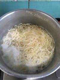 美味黑胡椒炒面做法图解1)