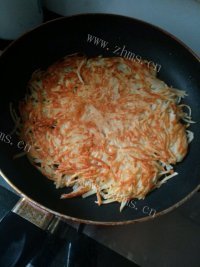 色味俱佳的香煎土豆饼做法图解4)