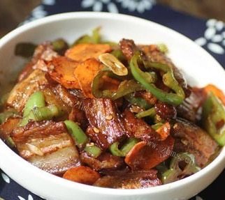诱人的酱爆肉片