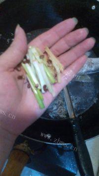 美味的鲈鱼豆腐汤做法图解8)