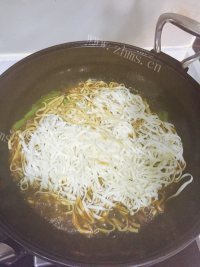 超级好吃的扁豆焖面做法图解8)