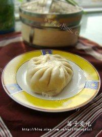 美味的白菜酱肉包子