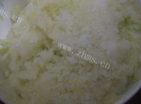 美味韭菜白菜肉饼做法图解2)
