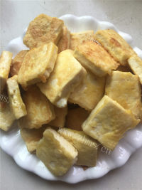 自制茄汁锅塌豆腐做法图解5)