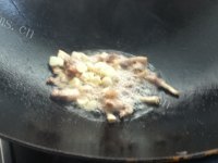 美味的猪肉炖粉条做法图解5)