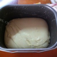 自己做的豆沙面包卷做法图解3)