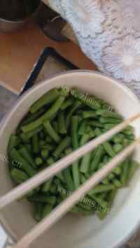 家常菜清炒豆角做法图解5)