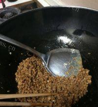榨菜鲜肉小笼包做法图解2)