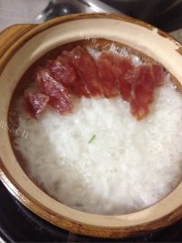 好吃的腊味煲仔饭做法图解5)