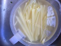 特下饭的酸辣土豆丝做法图解2)