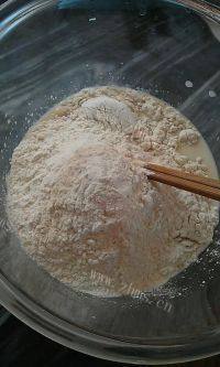 自制牛奶馒头做法图解2)