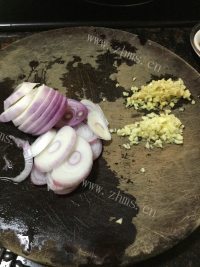满口清香的炸酱面做法图解2)