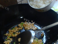 鸡肉肠炒饭做法图解8)