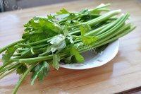 肉丝芹菜做法图解3)