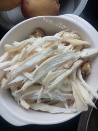 色味俱佳的手撕杏鲍菇做法图解2)