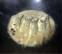 美味的家焖黄花鱼做法图解9)