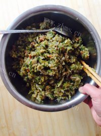 酱肉萝卜包子做法图解5)